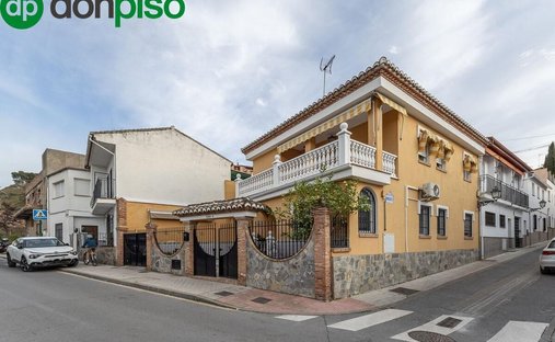 House in Genil, Granada, Spain 1