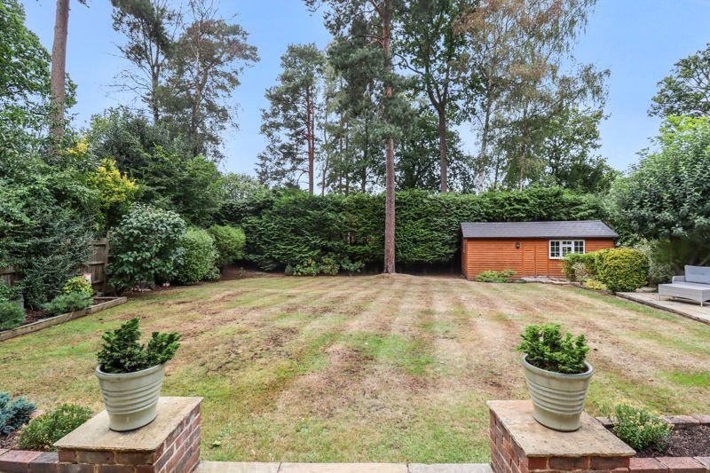 House in Windlesham, England 2 - 17375944