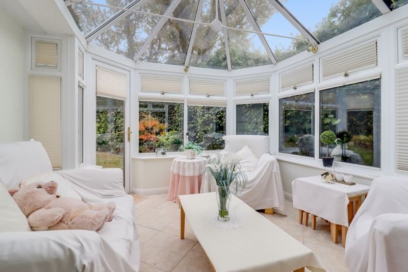 House in Windlesham, England 4 - 17375856