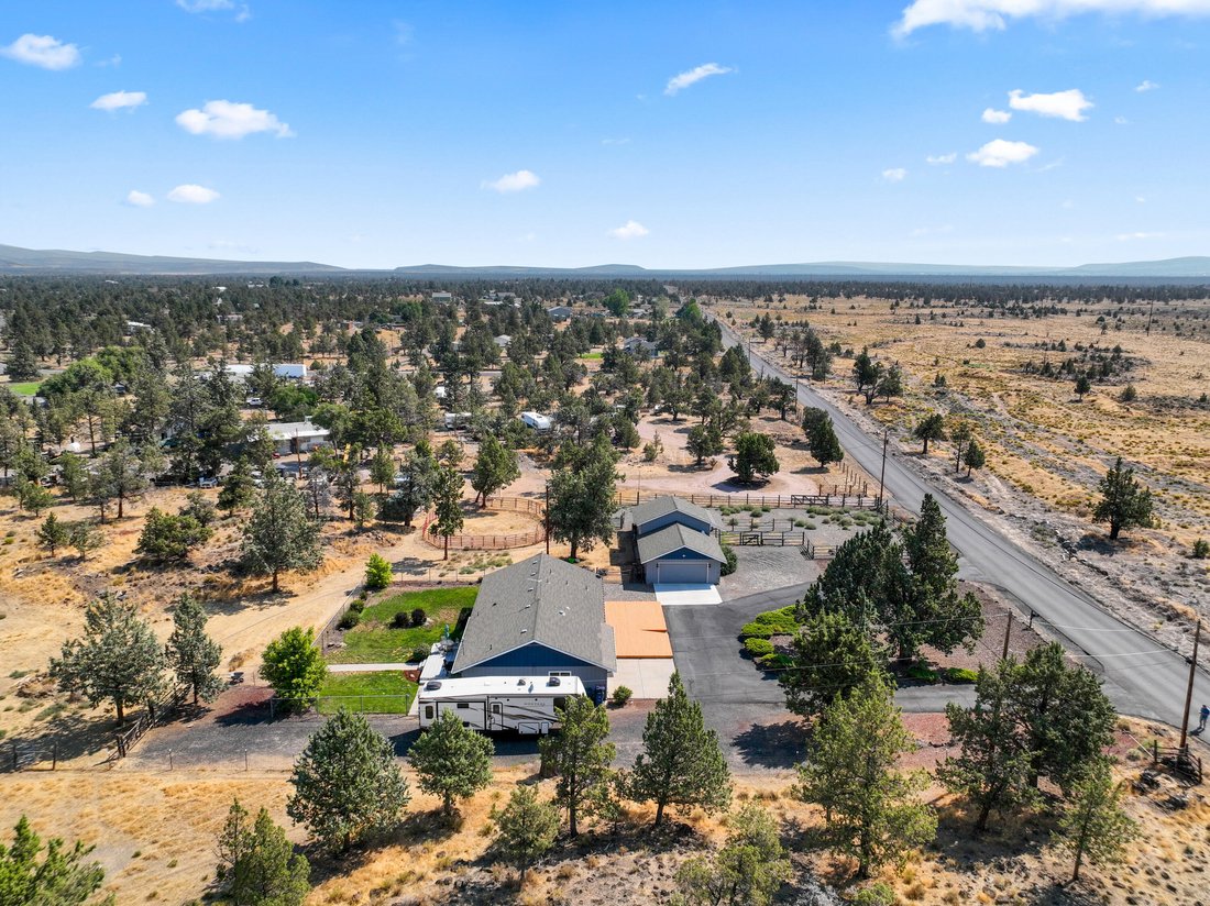 House in Redmond, Oregon, United States 1 - 17375232