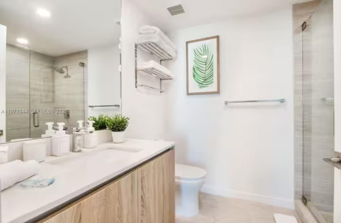 Condo in Miami, Florida, United States 5 - 17376034