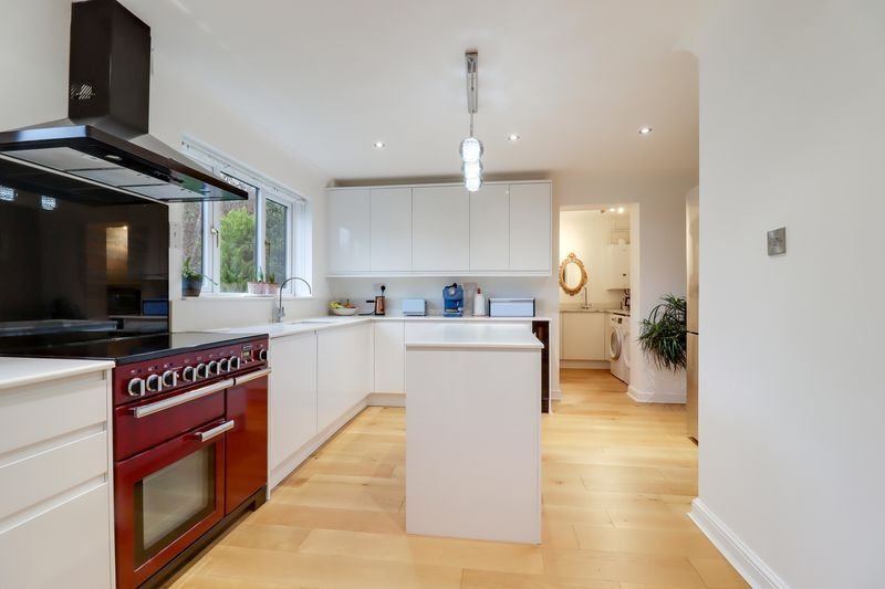 House in Windlesham, England 2 - 17375772