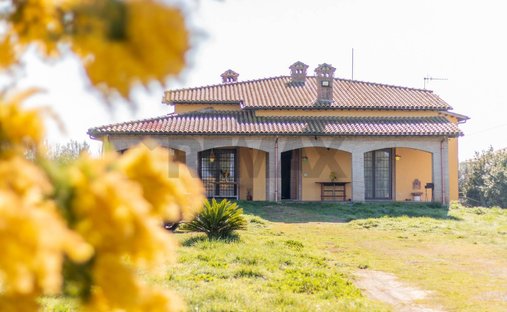 Villa in Montalto di Castro, Lazio, Italy 1