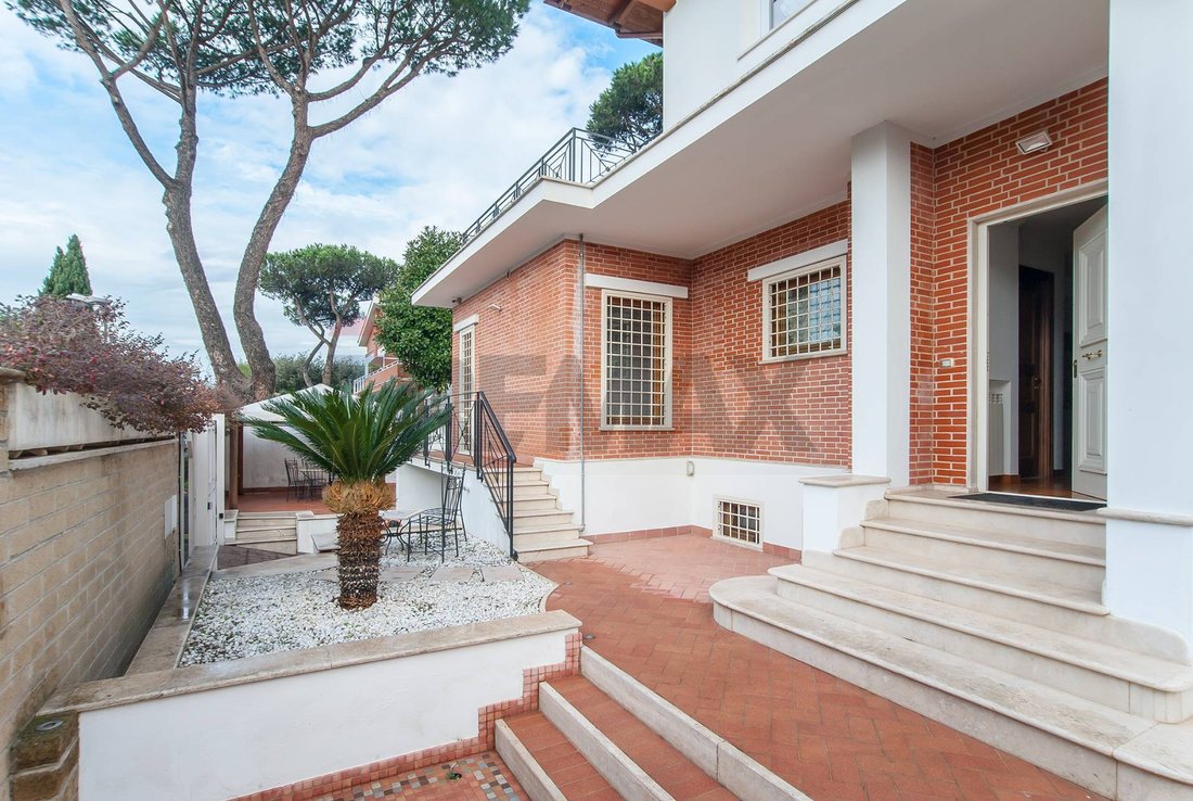 Villa in Infernetto, Rome, Lazio 4 - 17377728