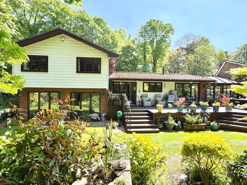 House in Frimley Green, Surrey Heath, England 1 - 17375704