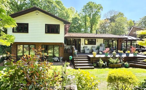 House in Frimley Green, Surrey Heath, England 1
