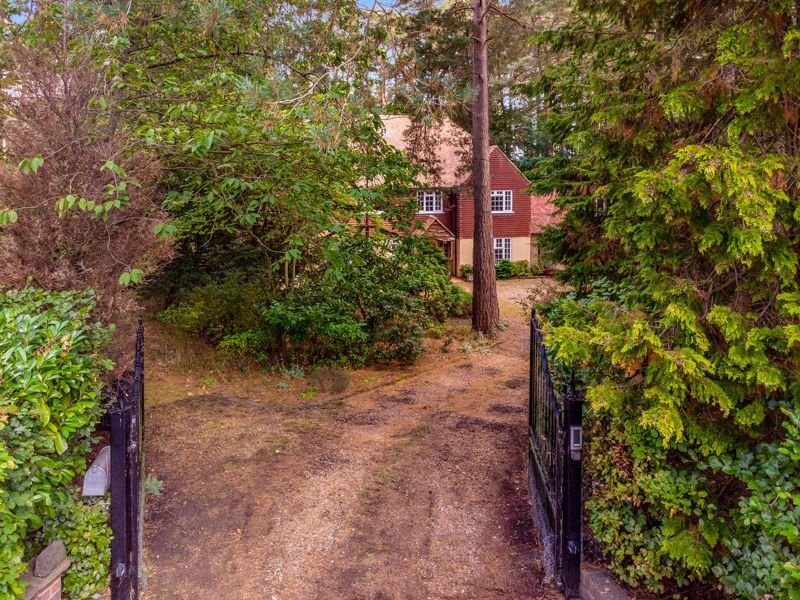 House in Bagshot, Windlesham, England 3 - 17375484