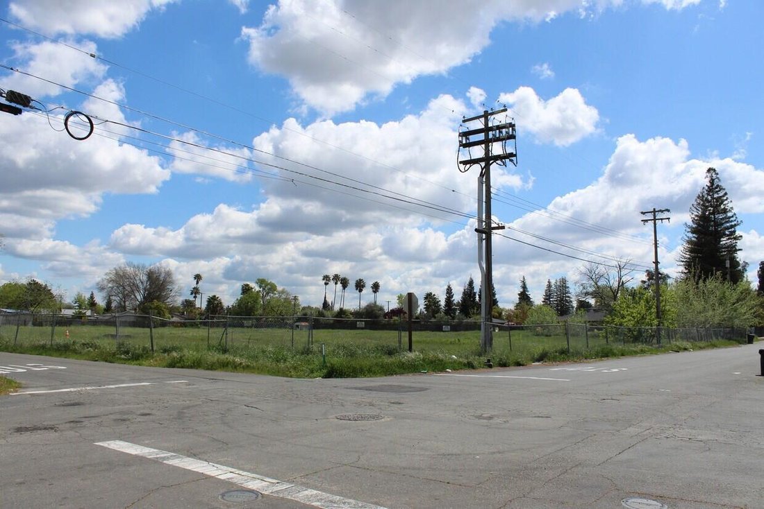 Land in Elk Grove, California, United States 2 - 17376443