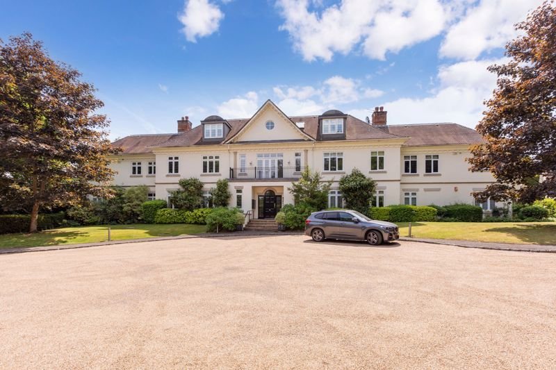 Apartment in Sunningdale, England 1 - 17375961