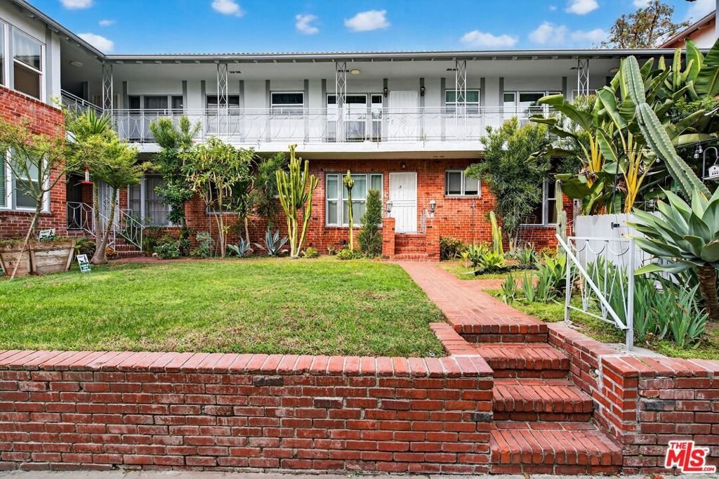 Los Angeles, California, United States 3 - 17375694