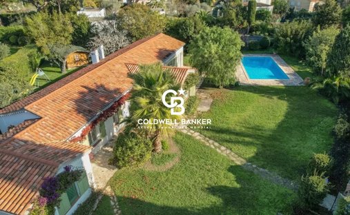 Villa in Antibes, Provence-Alpes-Côte d'Azur, France 1