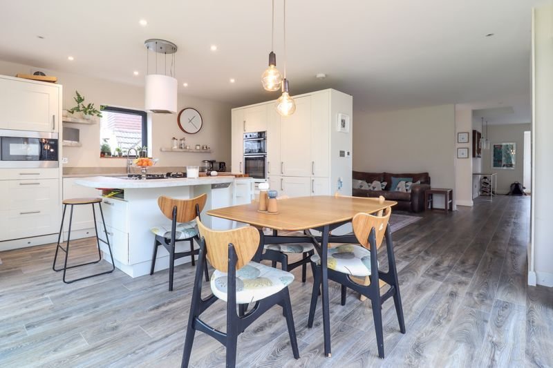 Bungalow in Sunninghill, England 2 - 17375305