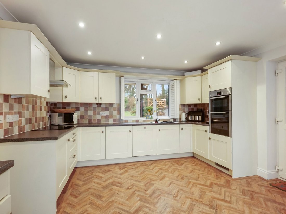 House in Lymington, England 5 - 17375932