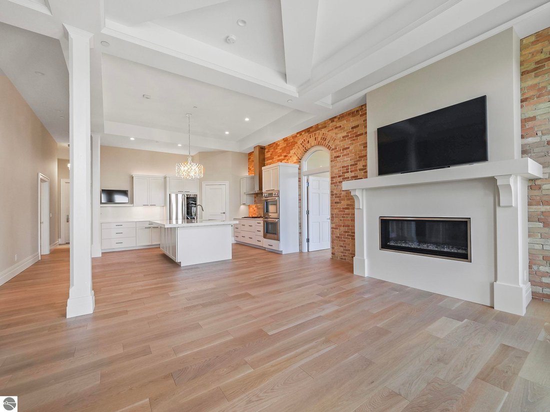 Condo in Garfield Township, Michigan, United States 4 - 17377815