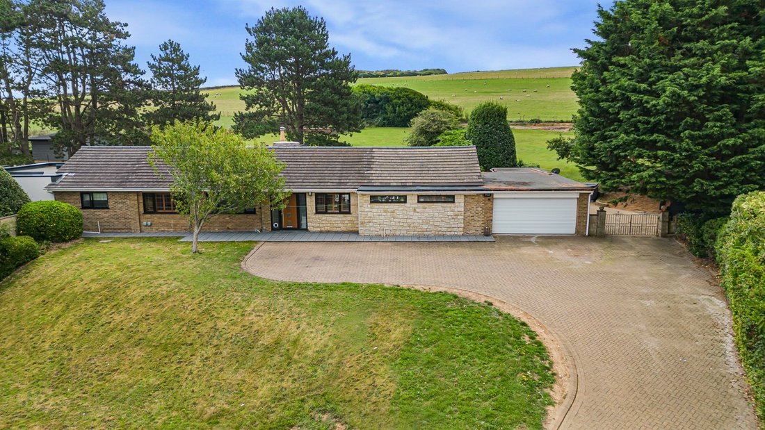 Bungalow in Players Field, Seaford, England 1 - 17375912
