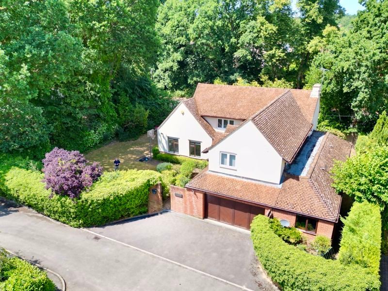 House in Sunningdale, England 3 - 17375841