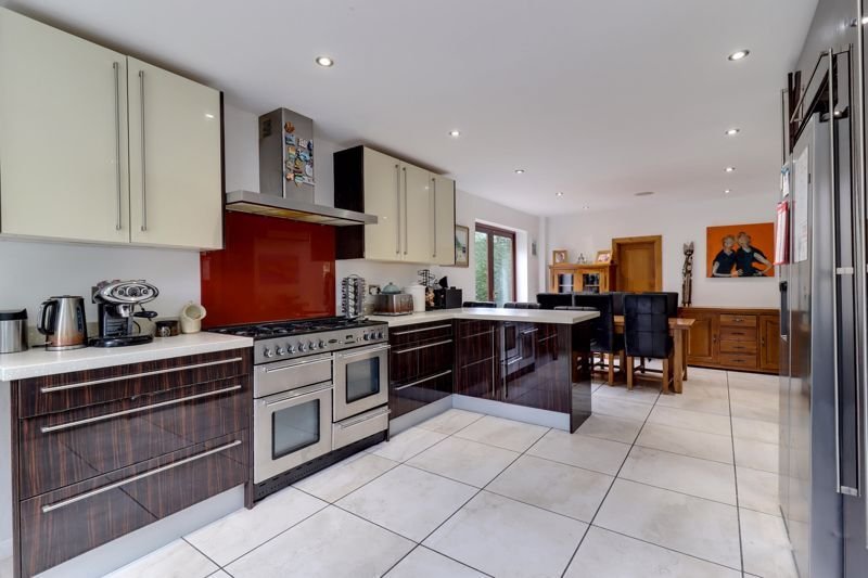 House in Windlesham, England 3 - 17375396