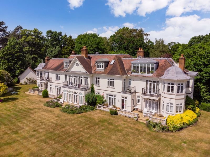 Apartment in Sunningdale, England 2 - 17375961