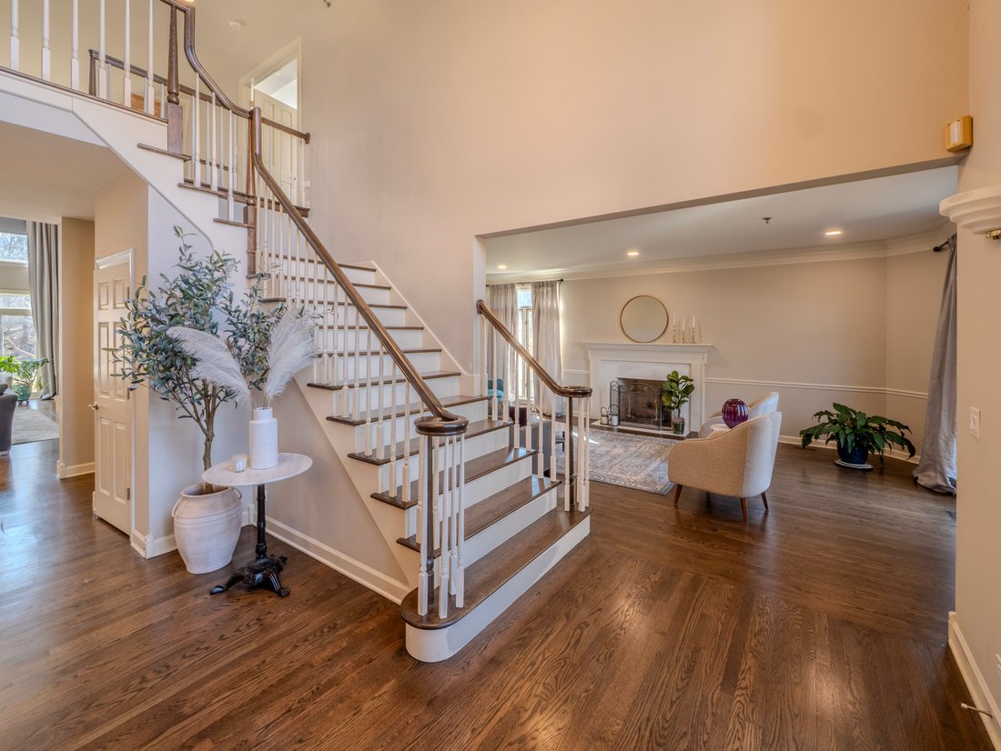 House in Buffalo Grove, Illinois, United States 4 - 17376551