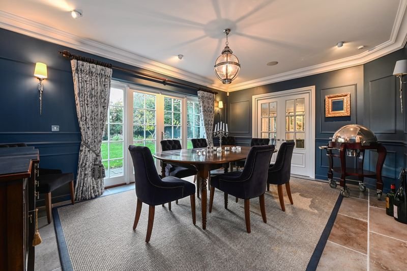 Estate in Virginia Water, England 5 - 17375312