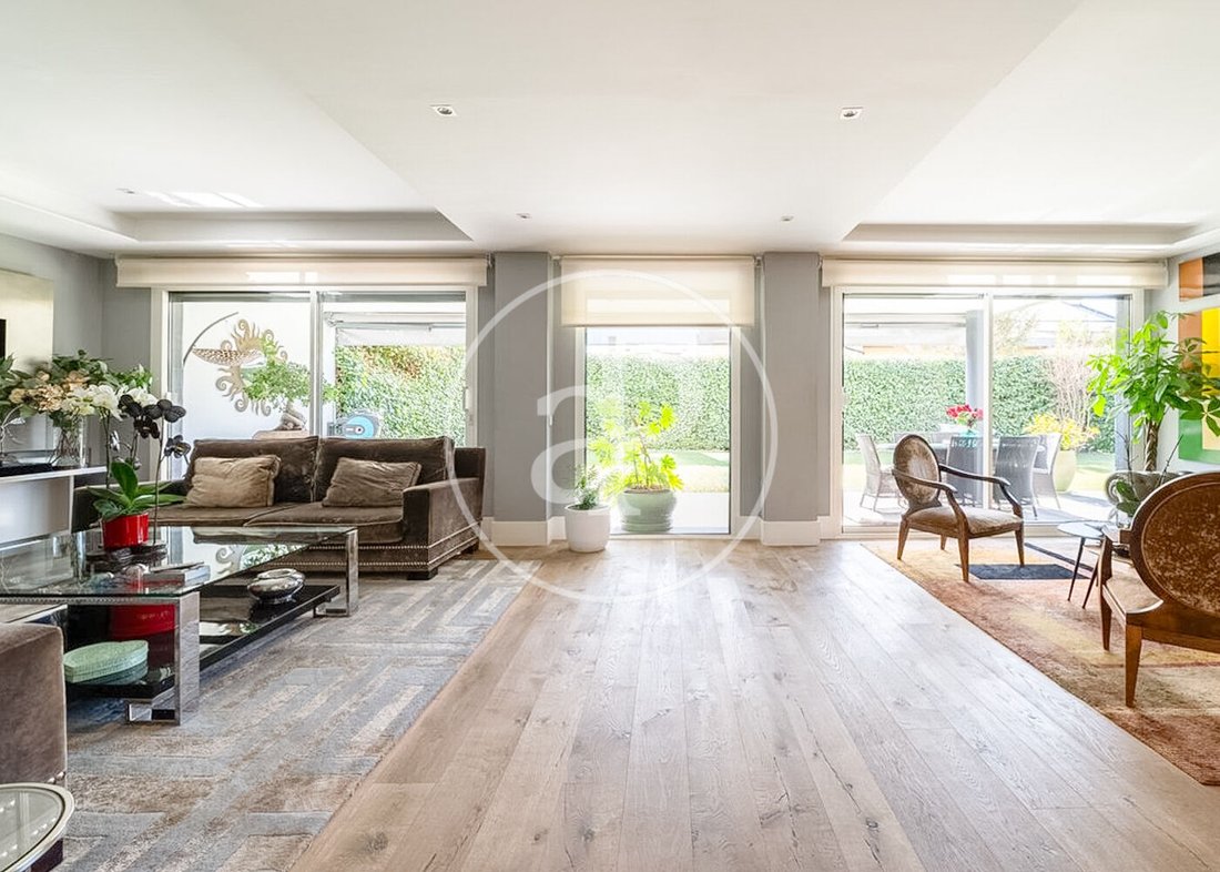 Villa in La Moraleja, Alcobendas, Comunidad de Madrid 2 - 17378893