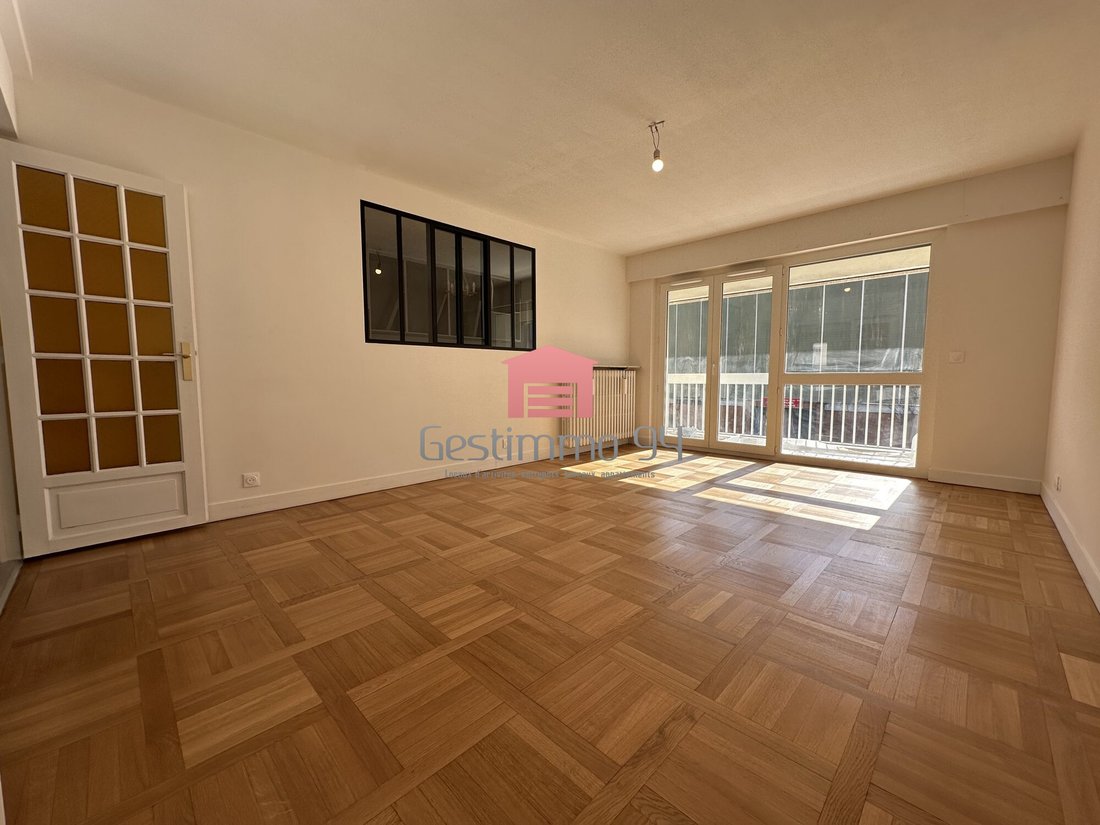 Apartment in Fontenay-sous-Bois, Ile-de-France, France 2 - 17378009