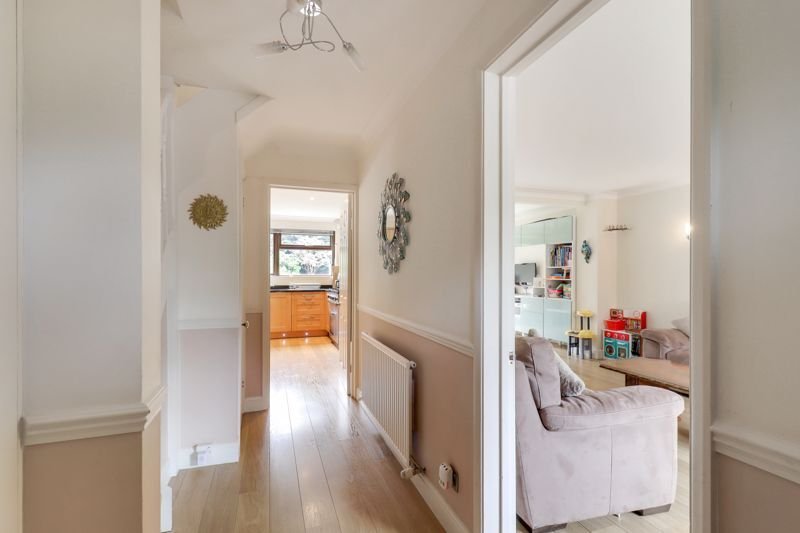 House in Windlesham, England 5 - 17375552