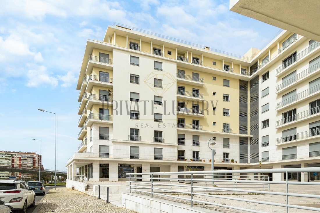 Apartment in Sao Domingos de Benfica, Lisbon, Portugal 2 - 17377386