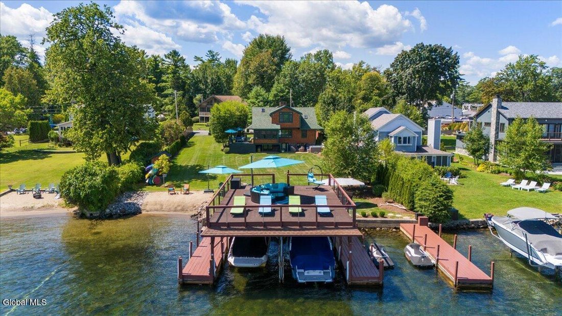 House in Queensbury, New York, United States 1 - 17376218