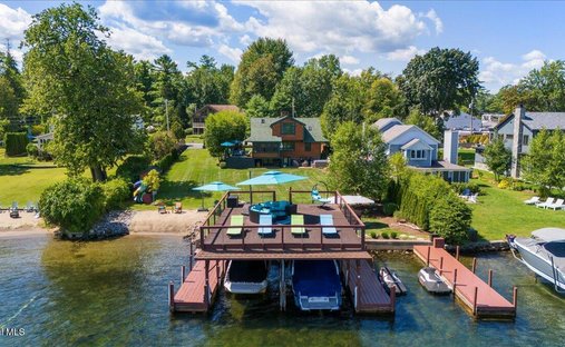House in Queensbury, New York, United States 1