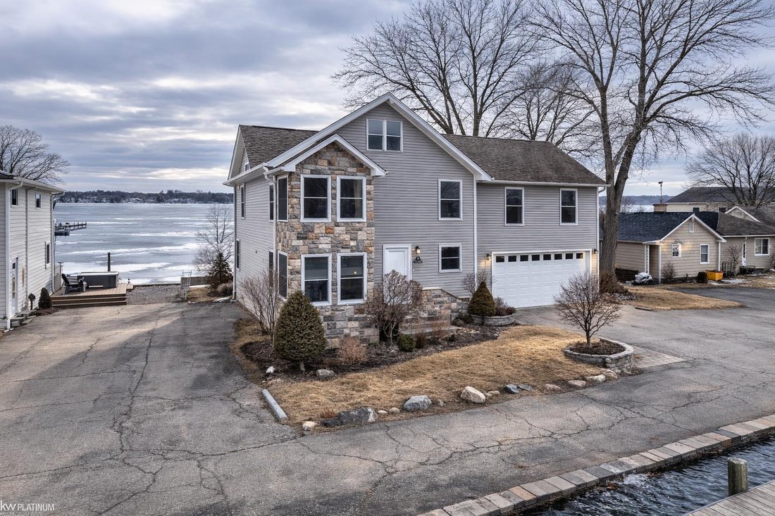 House in New Baltimore, Michigan, United States 2 - 17376406