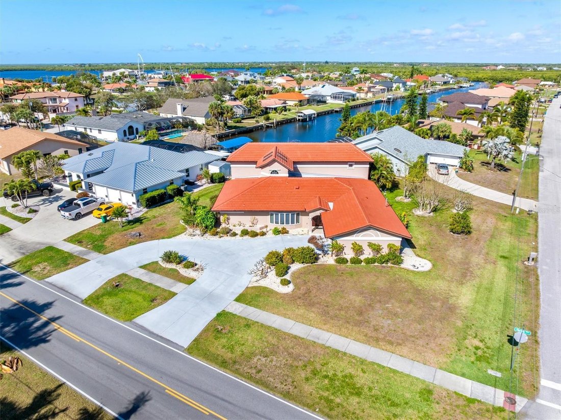 House in Port Charlotte, Florida, United States 1 - 17378517