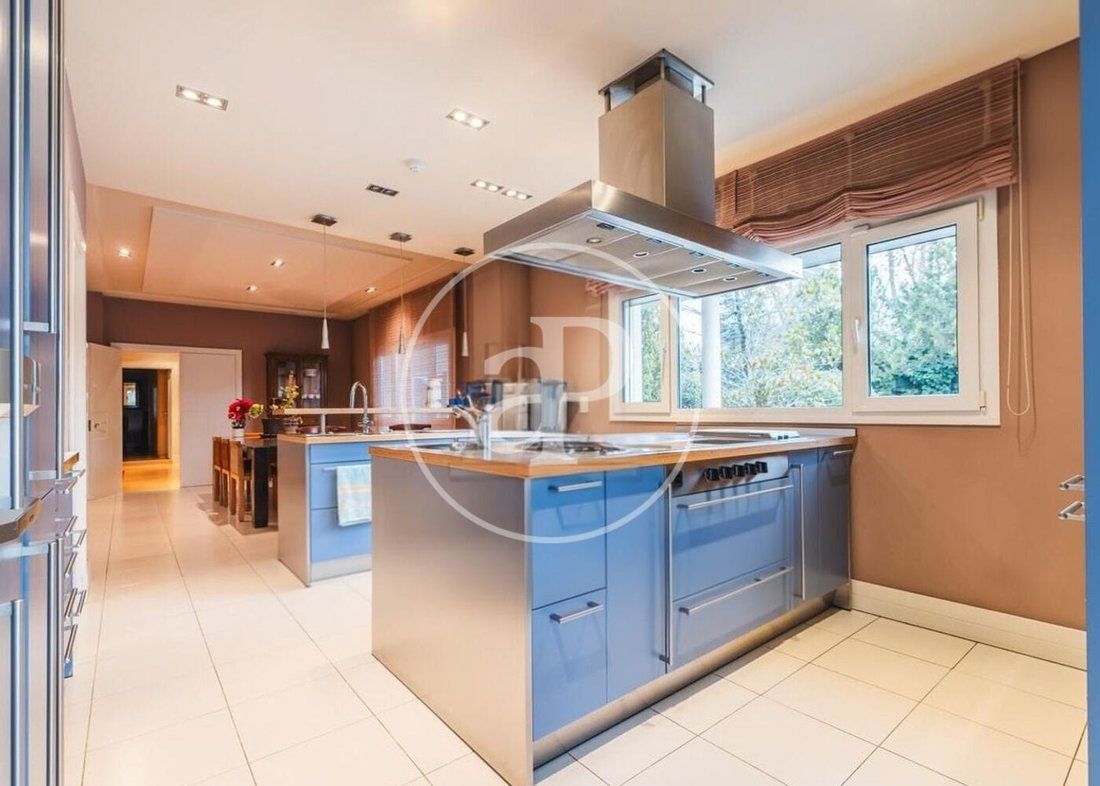 Villa in Fuencarral-El Pardo, Madrid, Spain 4 - 17378917