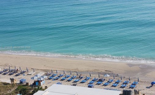 Appartement à Hallandale Beach, Floride, États-Unis 1