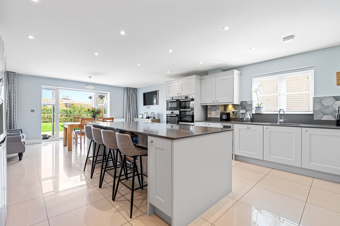 House in Alderton, Tewkesbury, England 2 - 17375376