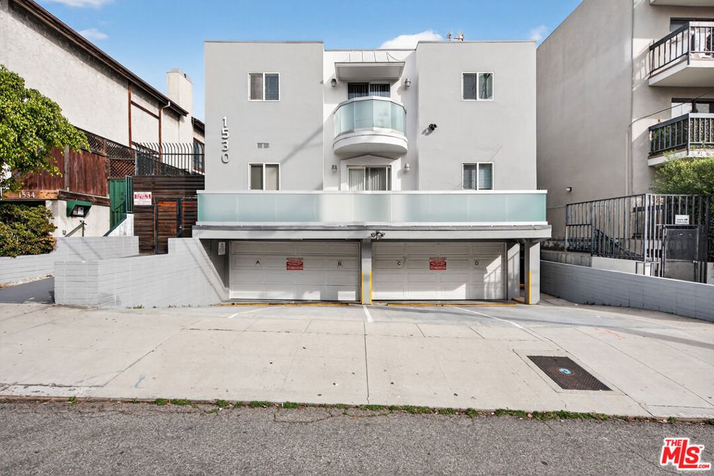 Los Angeles, California, United States 5 - 17375658