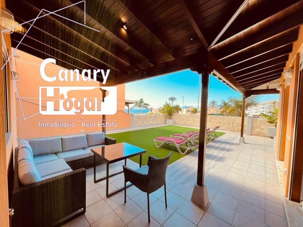 Villa in Los Cristianos, Canary Islands, Spain 1 - 17377088