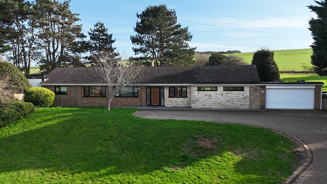 Bungalow in Players Field, Seaford, England 4 - 17375912