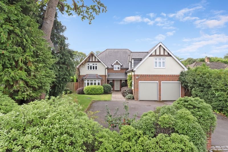 House in Sunningdale, England 1 - 17375325