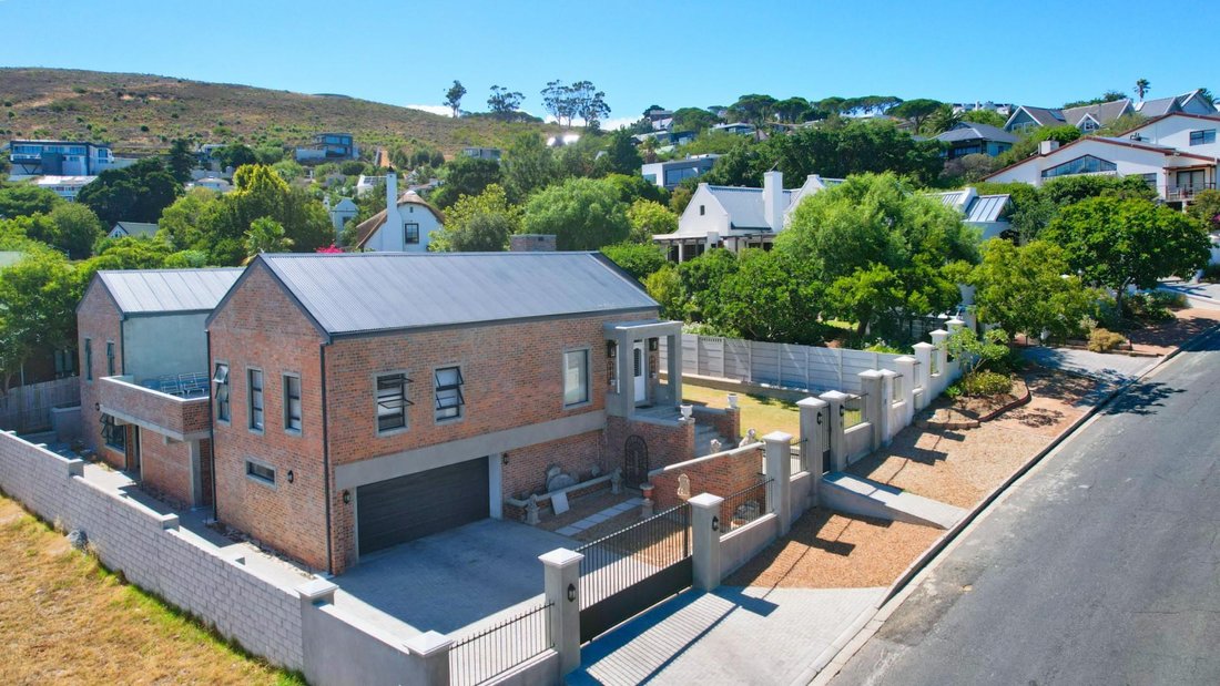House in Rome Glen, Cape Town, South Africa 2 - 17376491