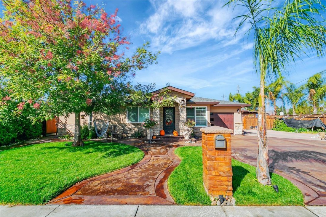 Morgan Hill, California, United States 1 - 17375399