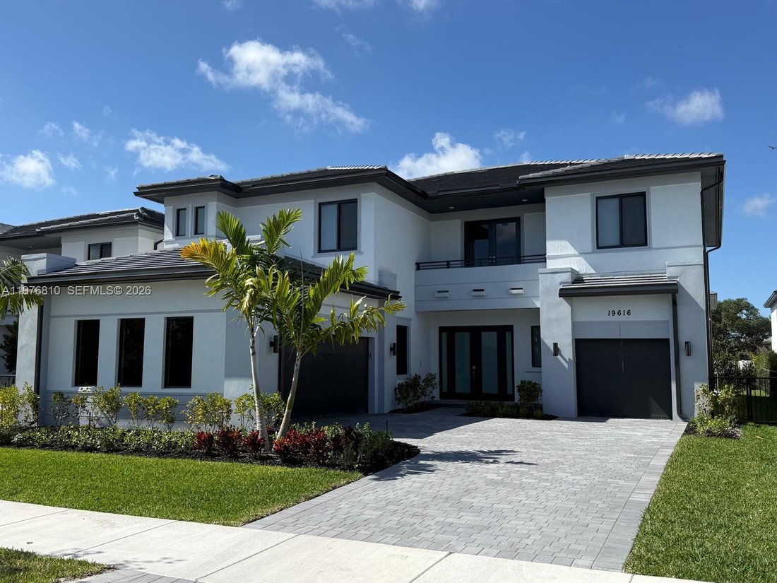 House in North Miami Beach, Florida, United States 2 - 17376023