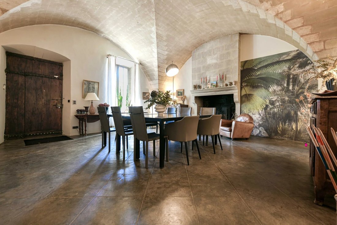 Estate in Uzès, Occitania, France 1 - 17377320