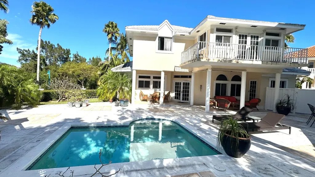 House in Paradise Island, New Providence, The Bahamas 1 - 17377772