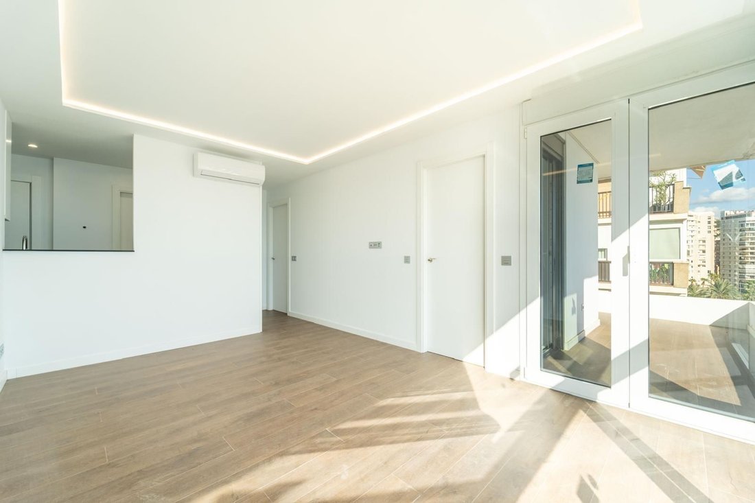 Apartment in Playa De La Malagueta, Centro, Malaga 2 - 17375280
