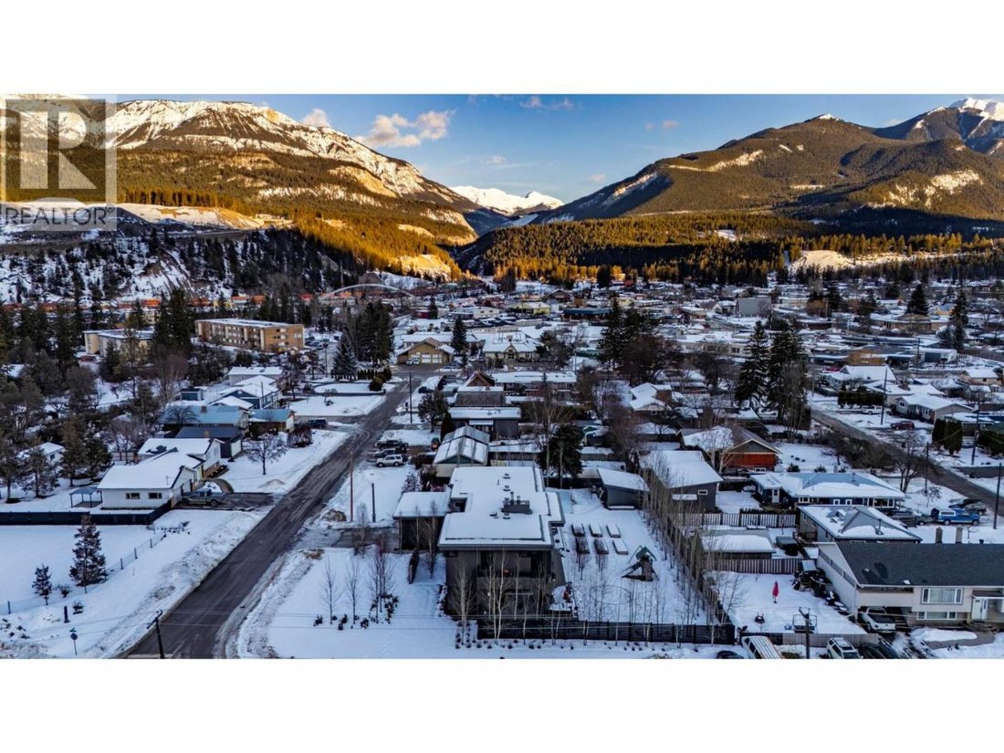 House in Golden, British Columbia, Canada 4 - 17378986