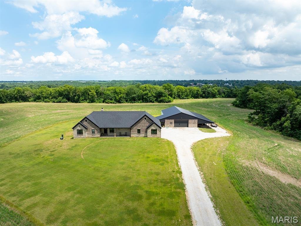 House in Perry, Missouri, United States 4 - 17378490