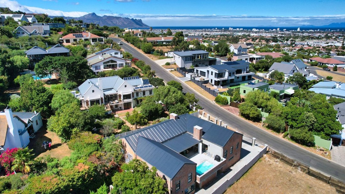 House in Rome Glen, Cape Town, South Africa 1 - 17376491