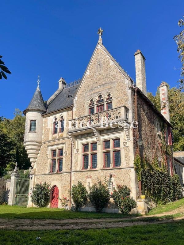 Castle in La Chartre-sur-le-Loir, Pays de la Loire, France 4 - 17376051