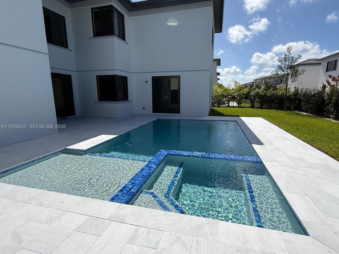 House in North Miami Beach, Florida, United States 4 - 17376023